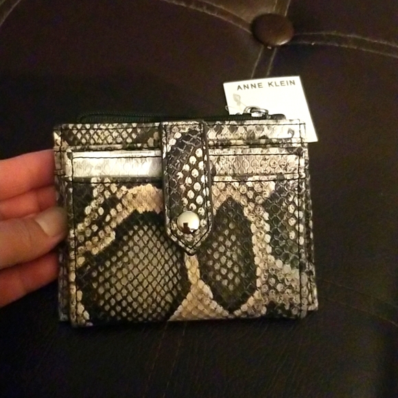 Anne klein wallet - Picture 2 of 8